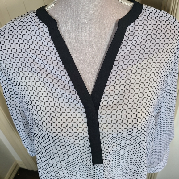 NWT Lightweight Blouse - Picture 6 of 7